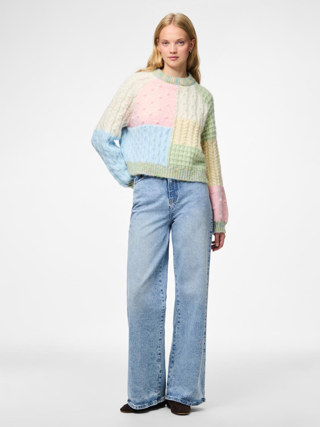 model_shot-front_full